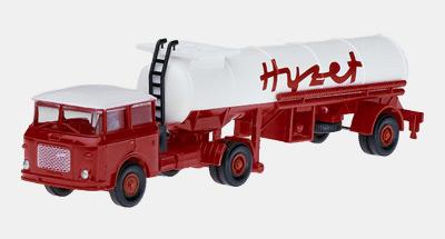 Skoda truck with tank trailer "HYZET"<br /><a href='images/pictures/Hruska/78160.jpg' target='_blank'>Full size image</a>